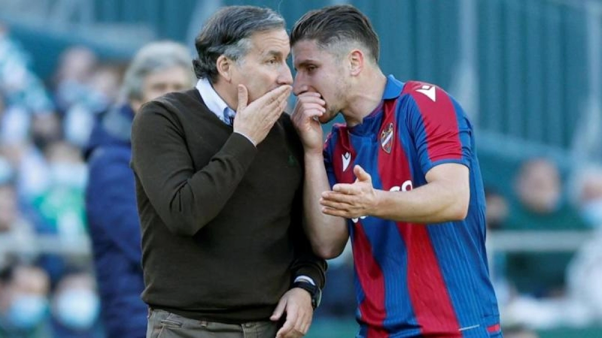 OFICIAL: El Levante despide a Javi Pereira después de 53 días