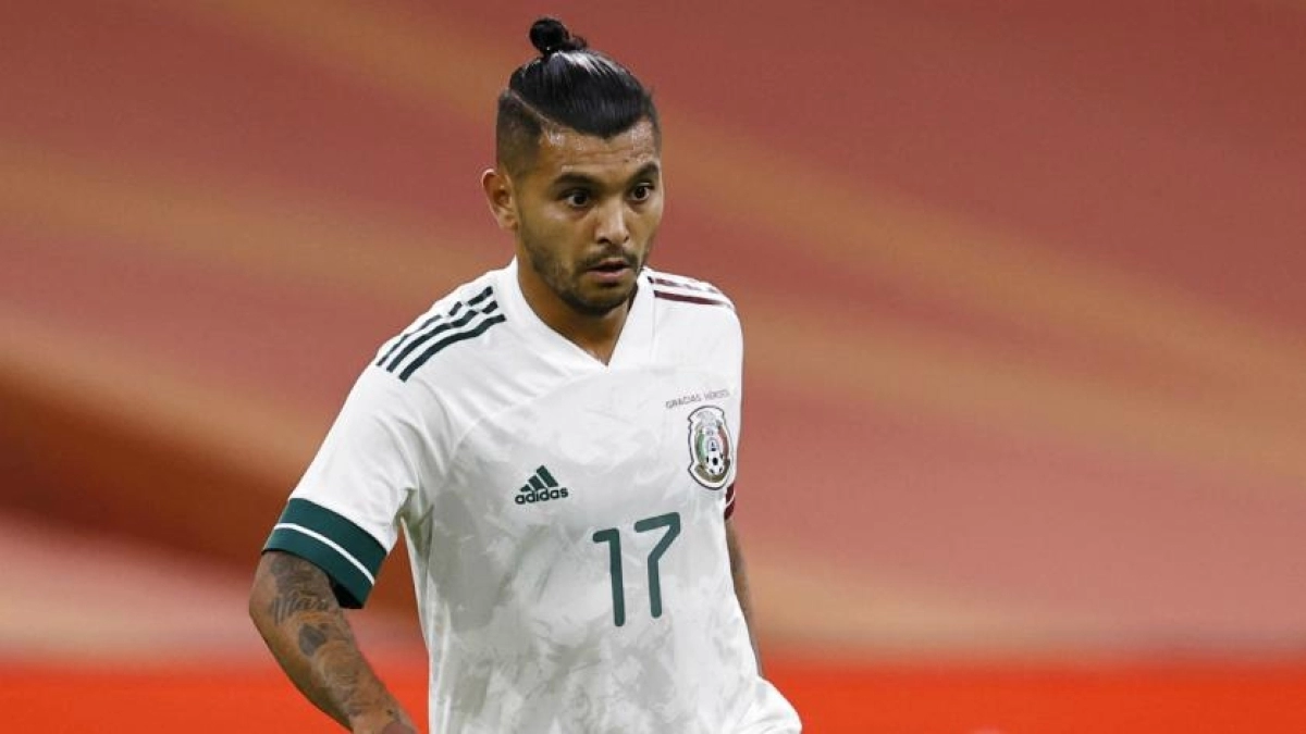 El Sevilla tiene cerrados a Tecatito Corona y Gonzalo Montiel