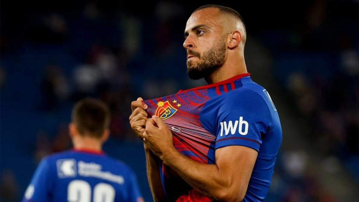 El West Ham se mete en la puja por Arthur Cabral, deseo del Barcelona