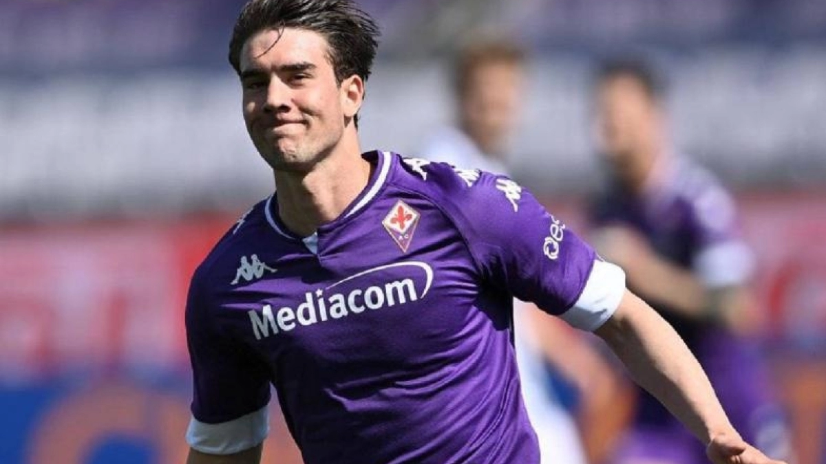 El delantero serbio anotó un hat trick ante el Spezia. Foto: Getty