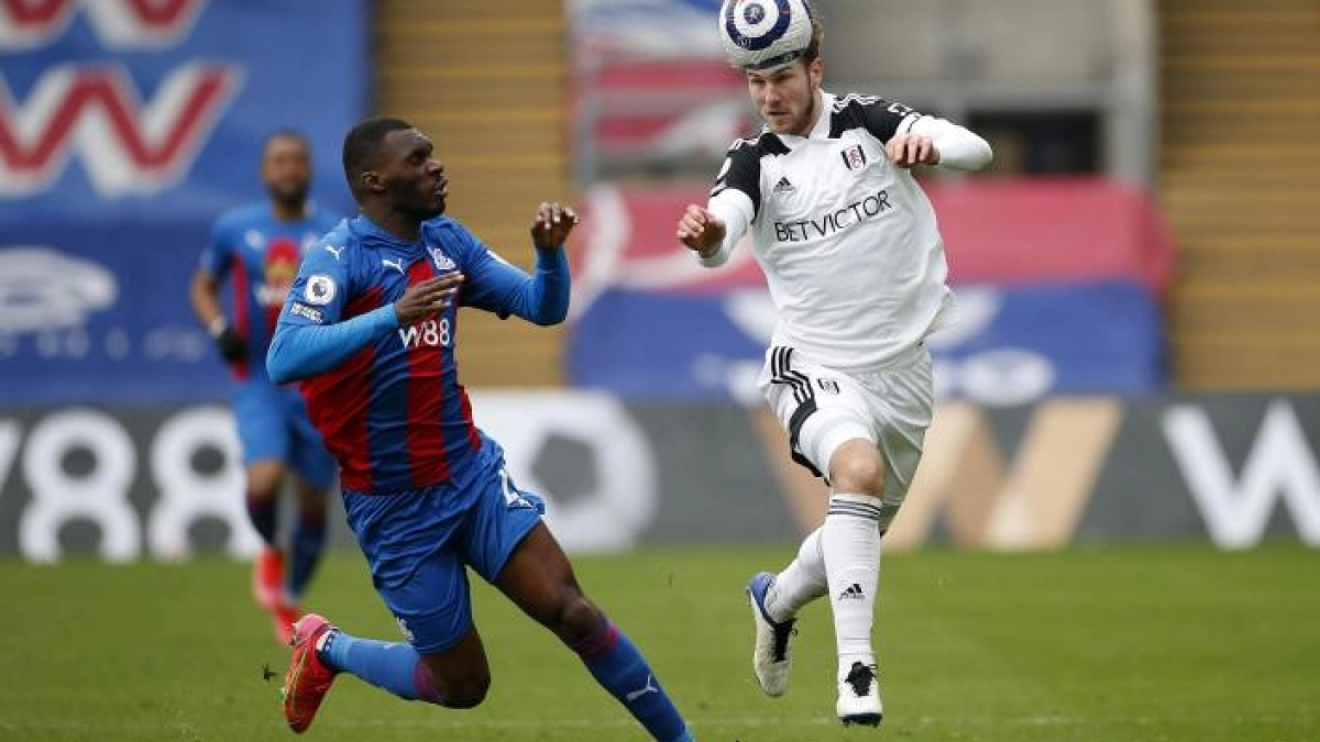 El Crystal Palace ha hecho oficial la incorporación de Joachim Andersen desde el Olympique de Lyon por 17.5 millones de euros y hasta el verano de 2026, en uno de los grandes movimientos que ha cerrado la directiva del club de cara al comienzo del proyecto de Patrick Vieira en el banquillo de Selhurst Park. The Eagles cerró la tercera incorporación en este mercado de fichajes después de las llegadas de Michael Olise desde el Reading (9.3 millones de euros) y Marc Guehi desde el Chelsea (23.34 millones de eu