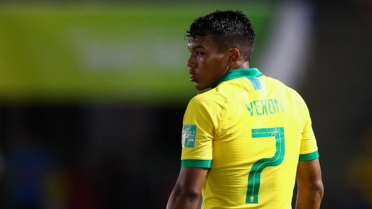 El Manchester United toma la delantera en el fichaje de Gabriel Verón