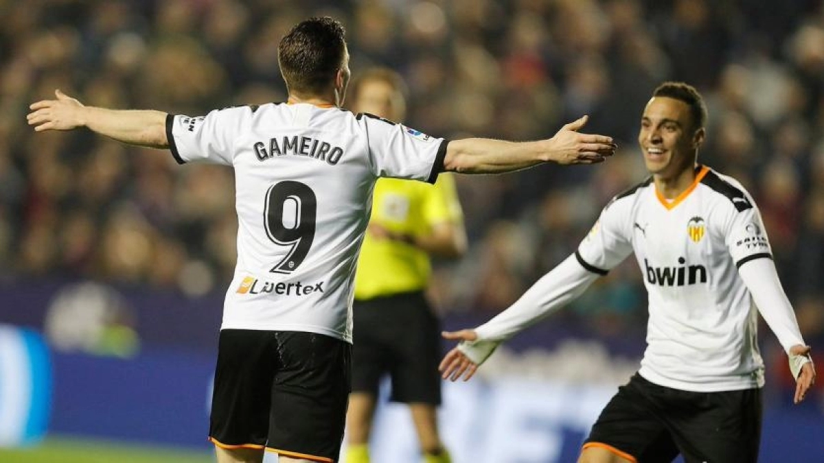 ¿Tiene Gameiro sitio en el Valencia de la próxima temporada?
