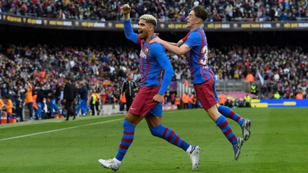 Gavi y Ronald Araujo, a un paso de renovar con el Barcelona