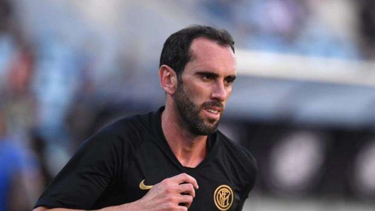 Sin Godín, el Inter se lanza a la búsqueda de un central top