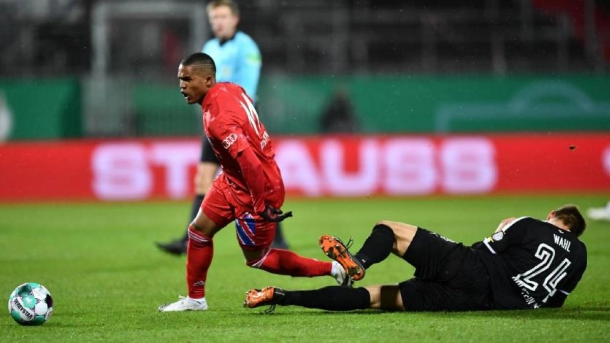 Gremio de Porto Alegre aprieta por el fichaje de Douglas Costa