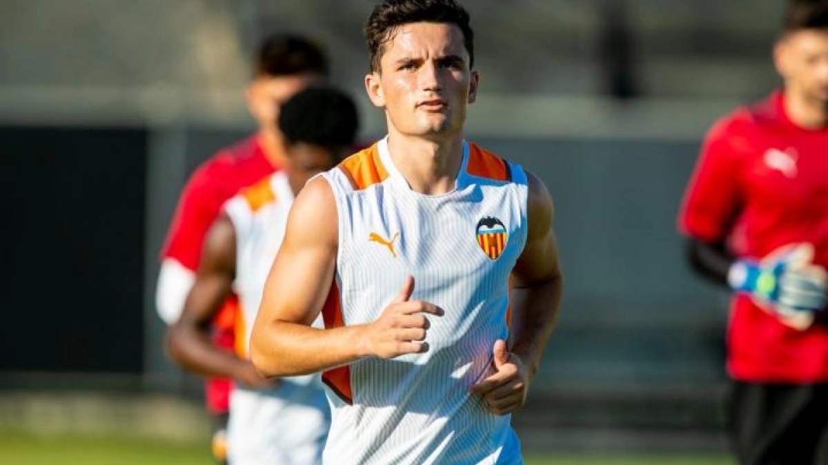 Guillamón, de estar cerca del Barcelona a ser líder absoluto del Valencia