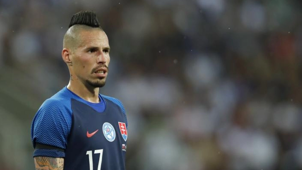 Hamsik tiene equipo para volver a Europa / Thesun