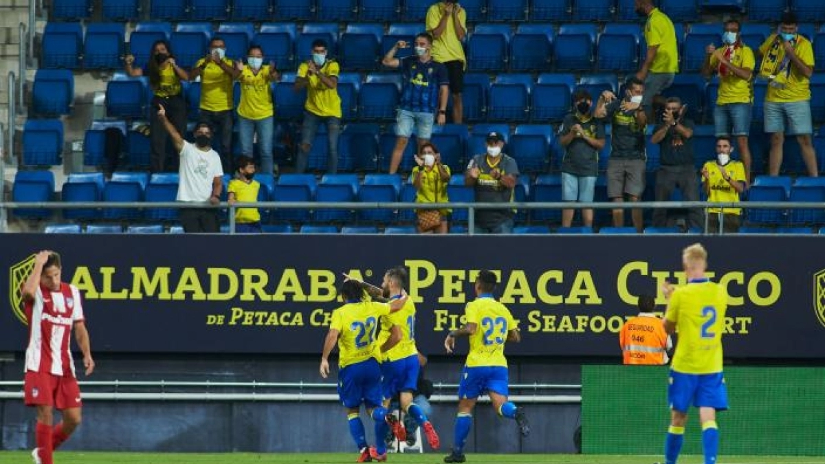 Las restricciones continúan haciendo mella en el fútbol español. Foto: Getty