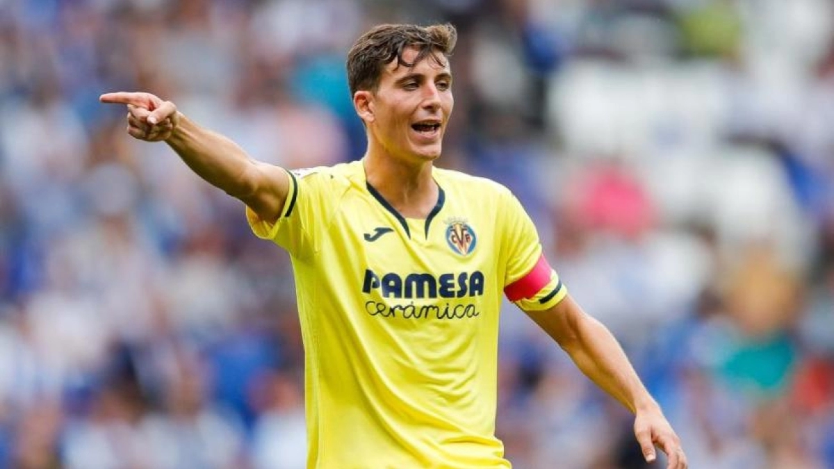 "El Villarreal le comunica al United el precio de Pau Torres./ Mundo Deportivo"