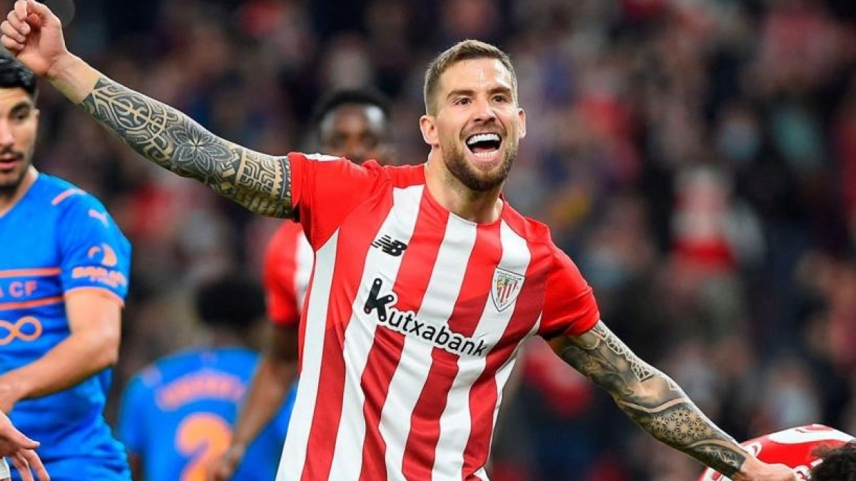 La razón por la que Xavi sigue pidiendo el fichaje de Íñigo Martínez