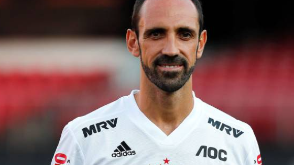 Juanfran ya es agente libre y decide su futuro en España "Foto: AS"