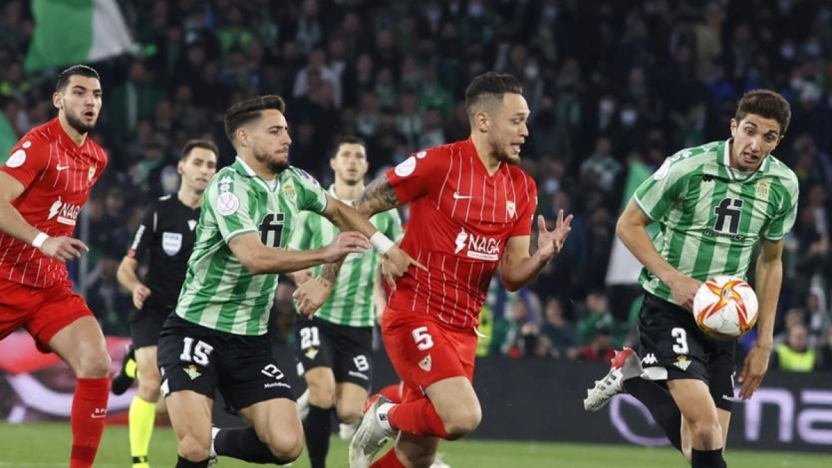 Los jugadores que han enfrentado a Sevilla y Betis - Foto: ABC Sevilla