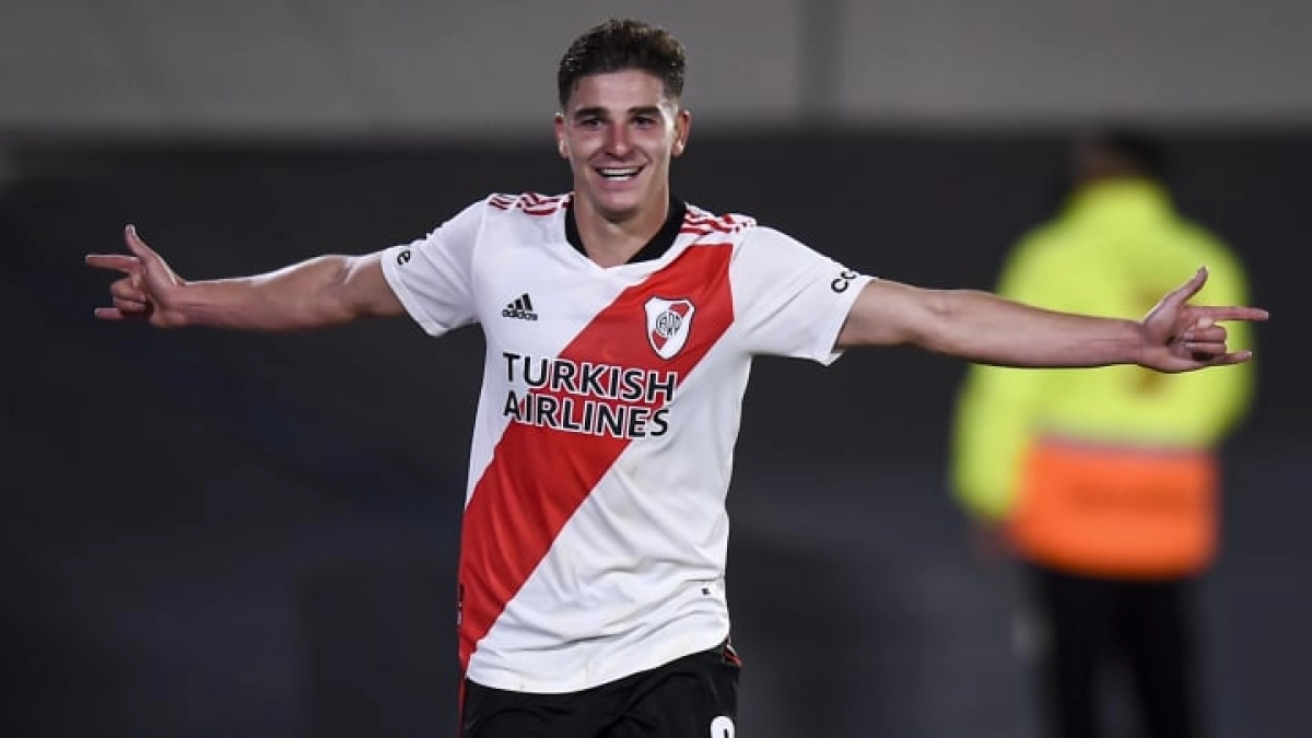 Julián Álvarez allana el terreno al Barcelona para fichar a Haaland / 90min.com