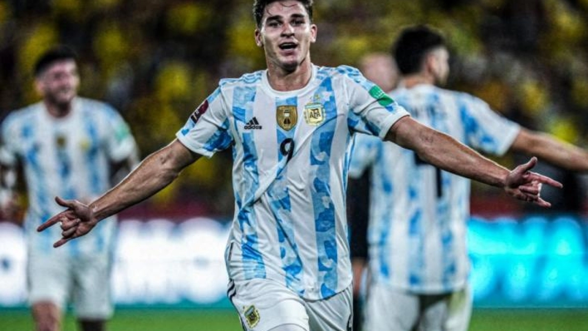 El nuevo delantero que sigue River para suplir a Julián Álvarez