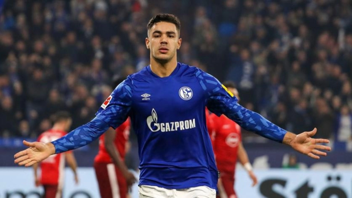 El Milan tiene dos nuevos rivales en la puja por Ozan Kabak