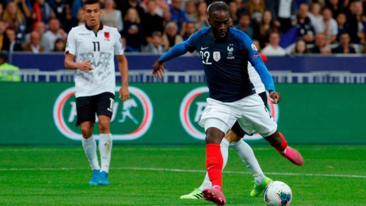 La Atalanta se mete en la puja por Jonathan Ikoné
