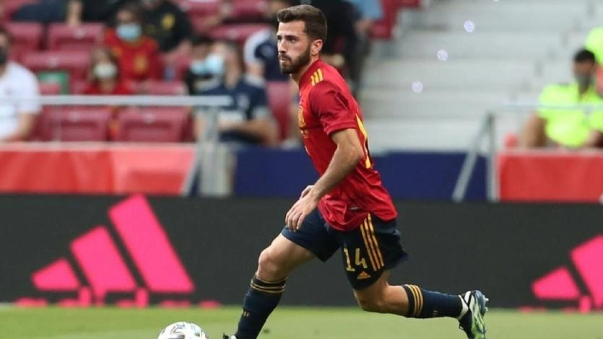 La estrategia del FC Barcelona para cerrar el fichaje de Gayá