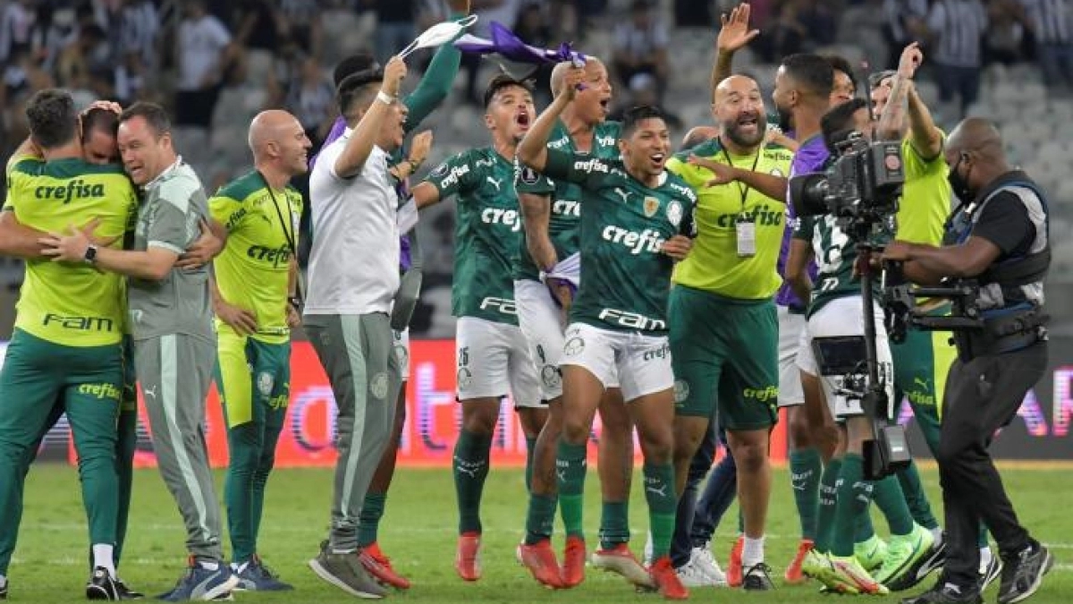 La perla de Palmeiras que interesa al Sevilla  para el próximo verano