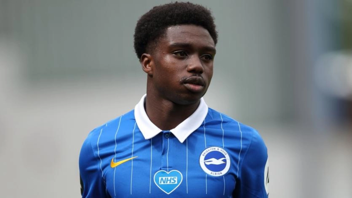 Tariq Lamptey renueva con el Brighton y se aleja del Atlético