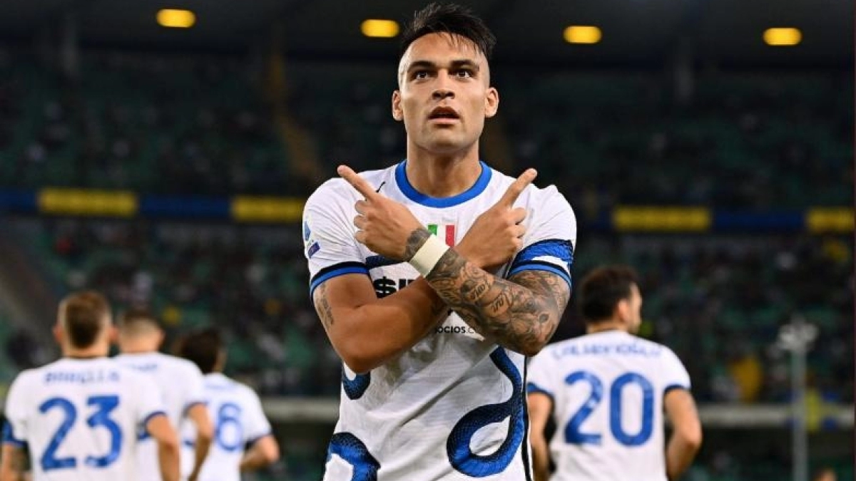 La primera oferta del Manchester United por Lautaro Martínez