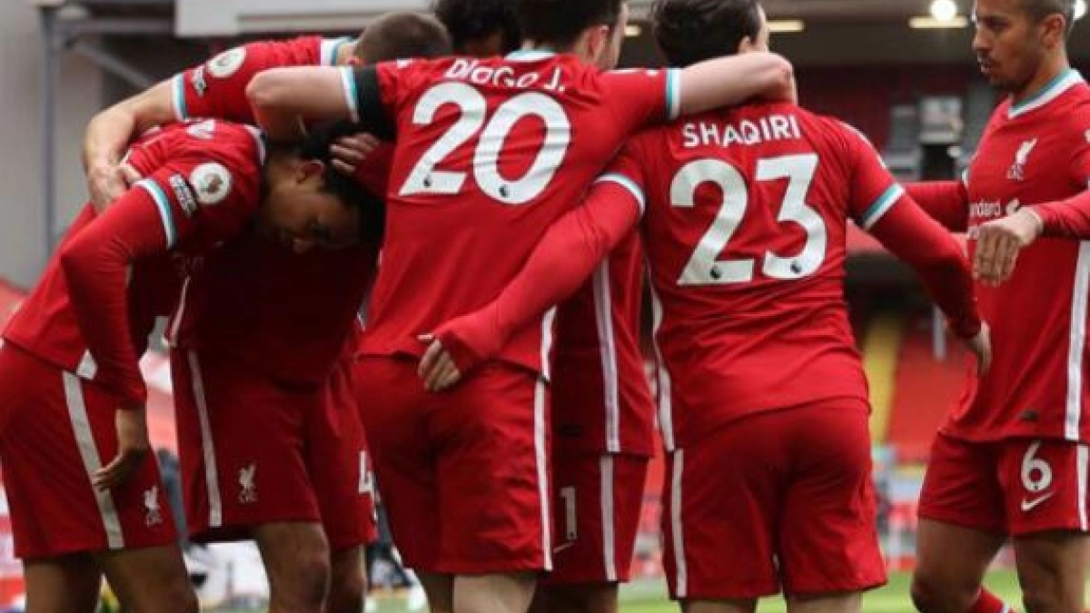 El Liverpool, preocupado por su defensa, va a por un central de la Ligue 1 "Foto: Marca"