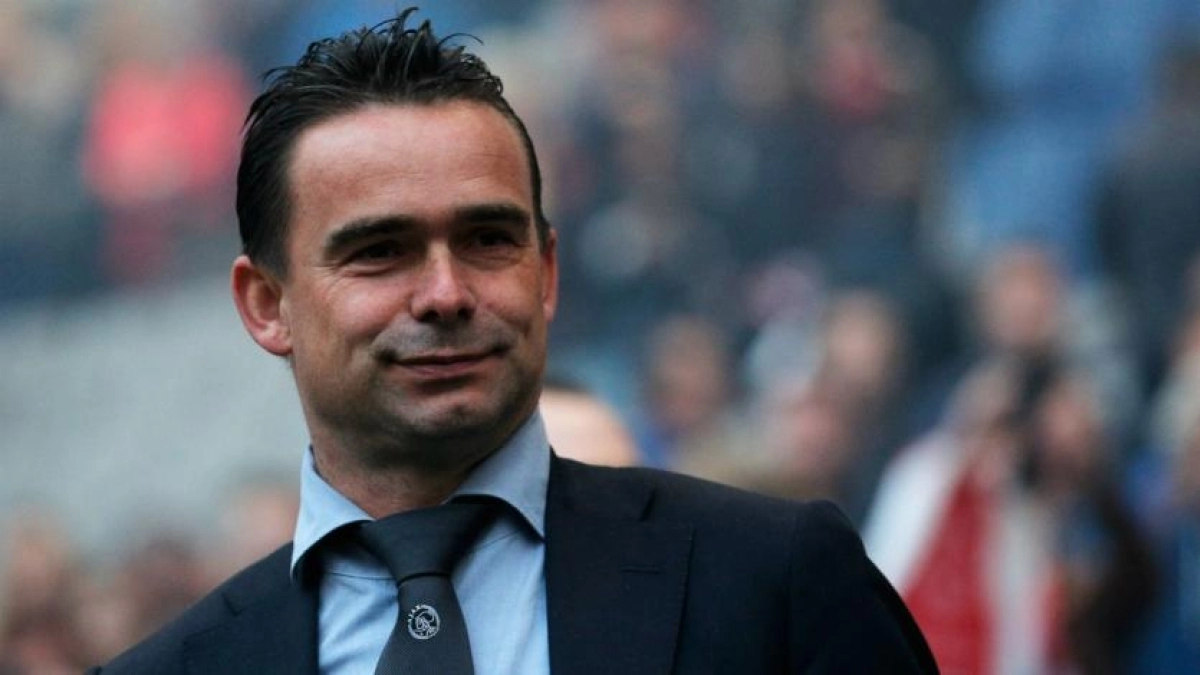 Los últimos rumores de fichajes en el Barcelona apuntan a Overmars / Okdiario.com