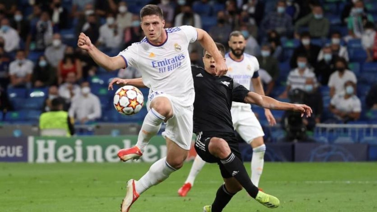 Luka Jovic quiere salir del Real Madrid y tiene 4 ofertas sobre la mesa
