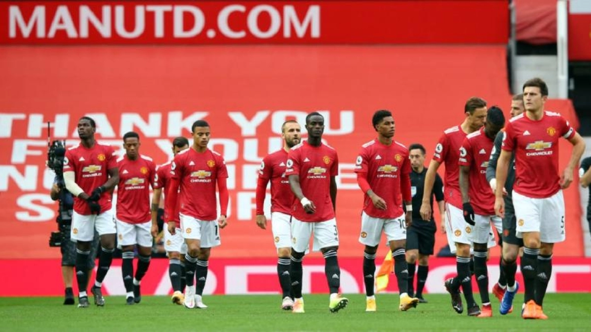 Las tres opciones que maneja el Manchester United para reforzar su defensa