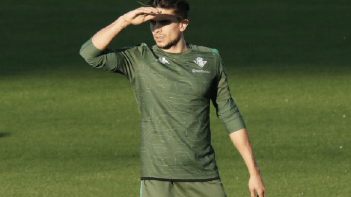 El Real Betis valora una oferta recibida por Marc Bartra "Foto: Marca"