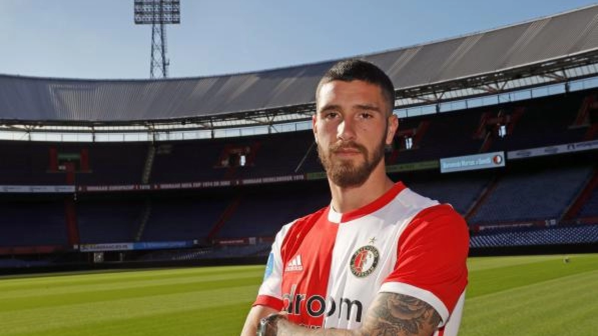 El Sevilla FC se queda sin el sustituto de Koundé. Foto: @Feyenoord