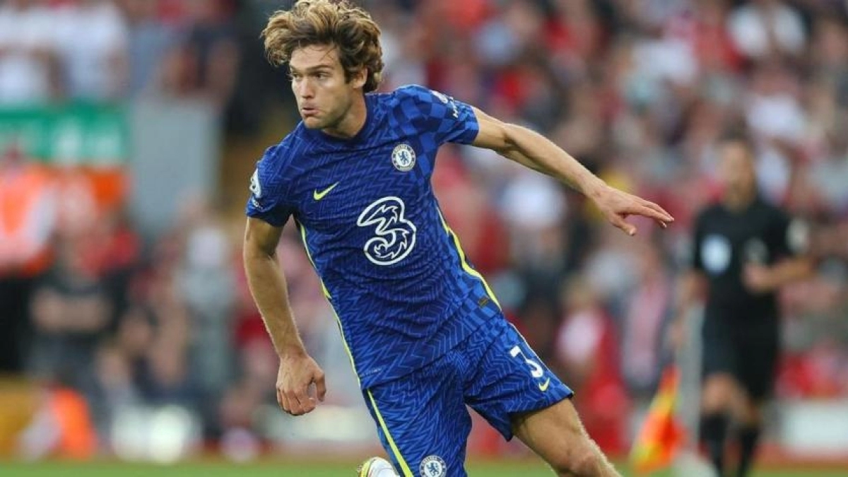Sarri le pide a la Lazio el fichaje de Marcos Alonso