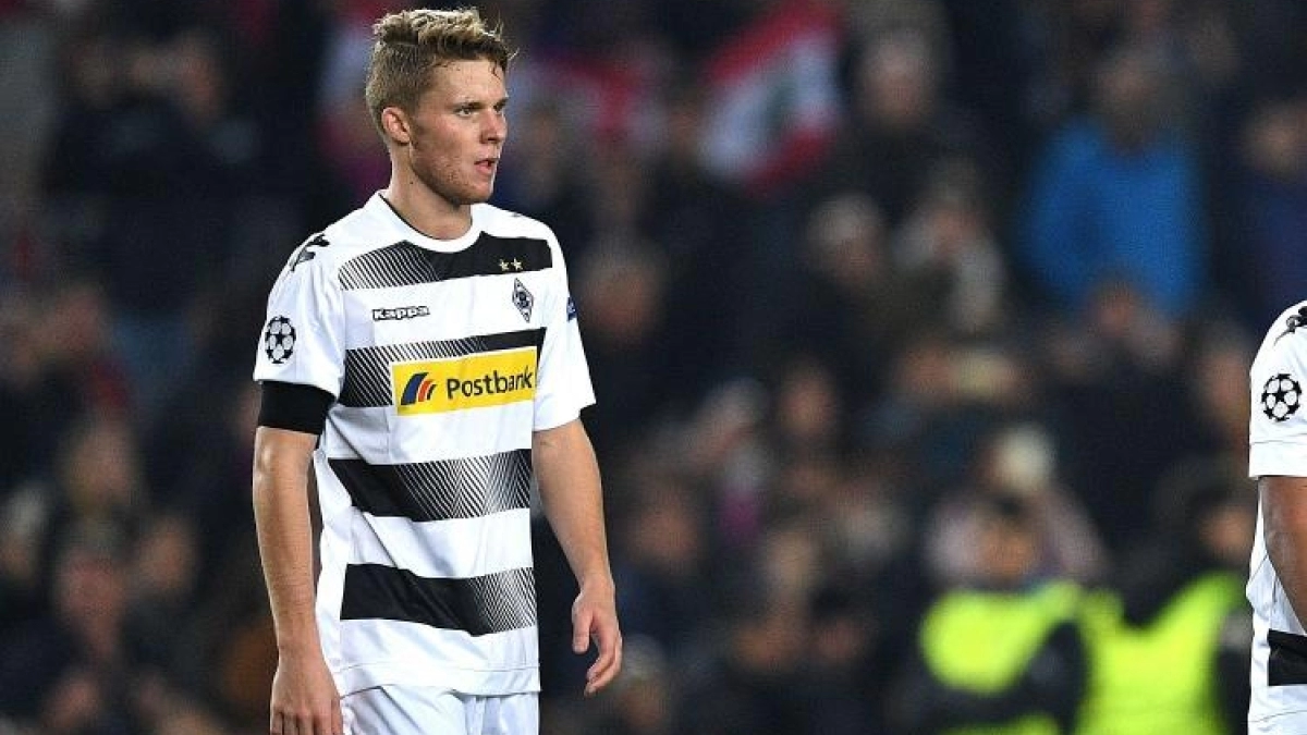 El B. Mönchengladbach quiere alejar los cantos de sirena por Ginter. Foto: calciomercato.com