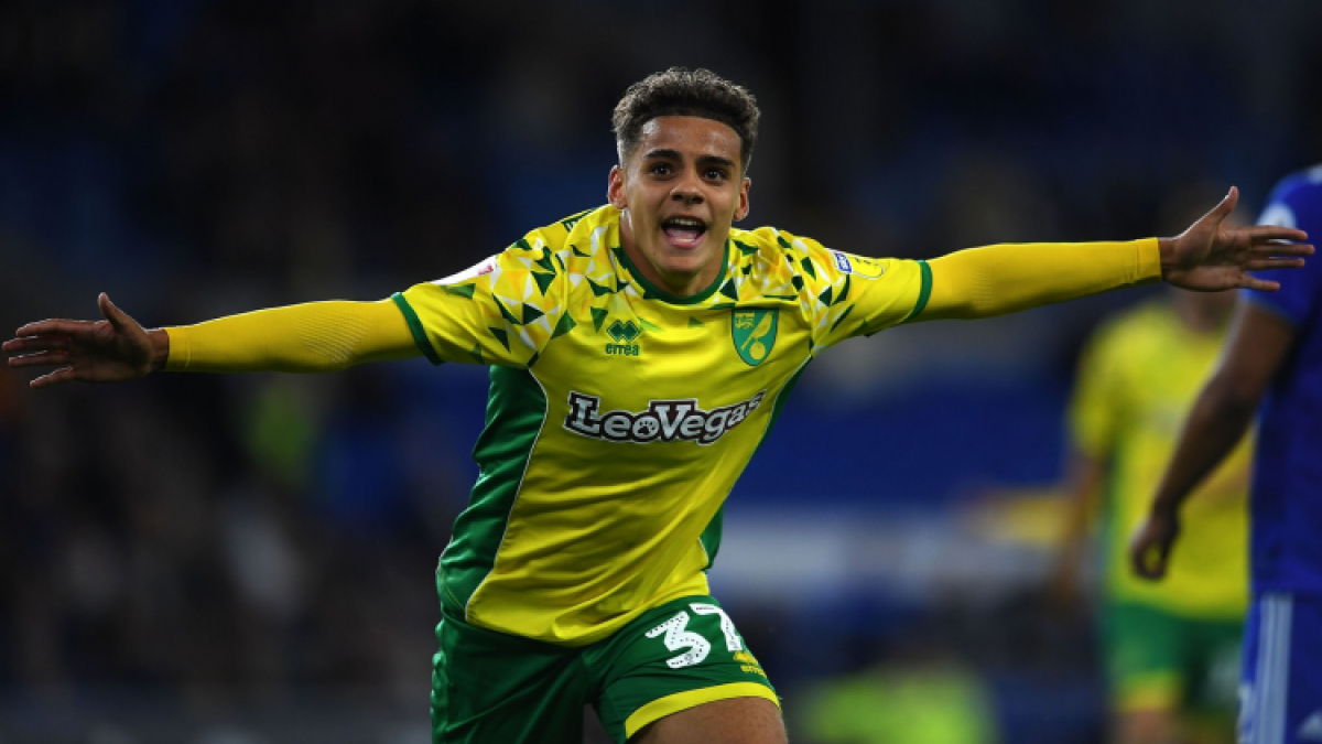 El Manchester United vigila la situación de Max Aarons