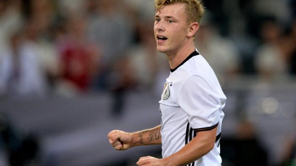 Max Meyer, de estrella a estrellado con solo 25 años