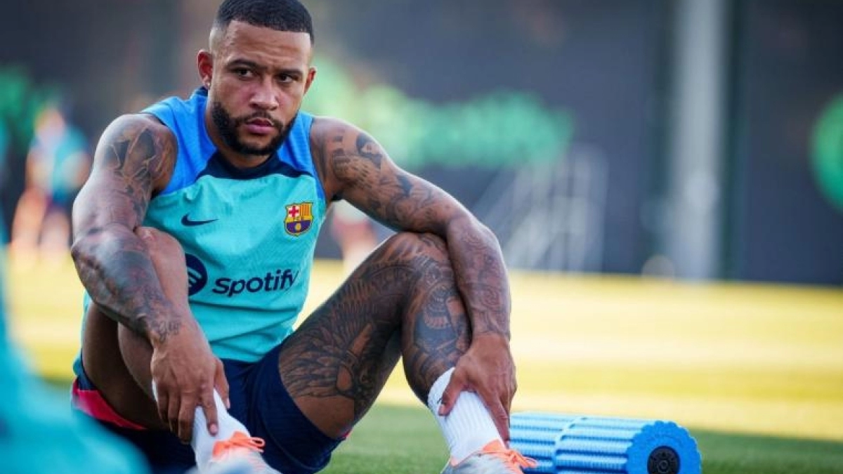 El FC Barcelona baja el precio de venta de Memphis Depay
