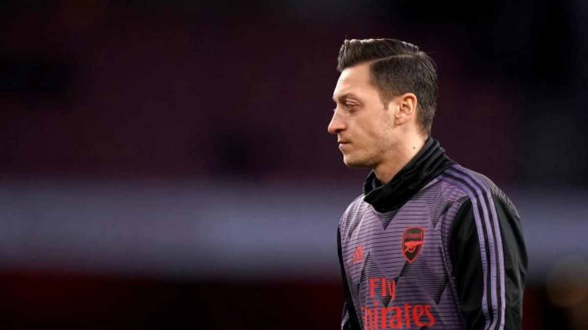 Las cuatro equipos de la Serie A que quieren a Mesut Özil
