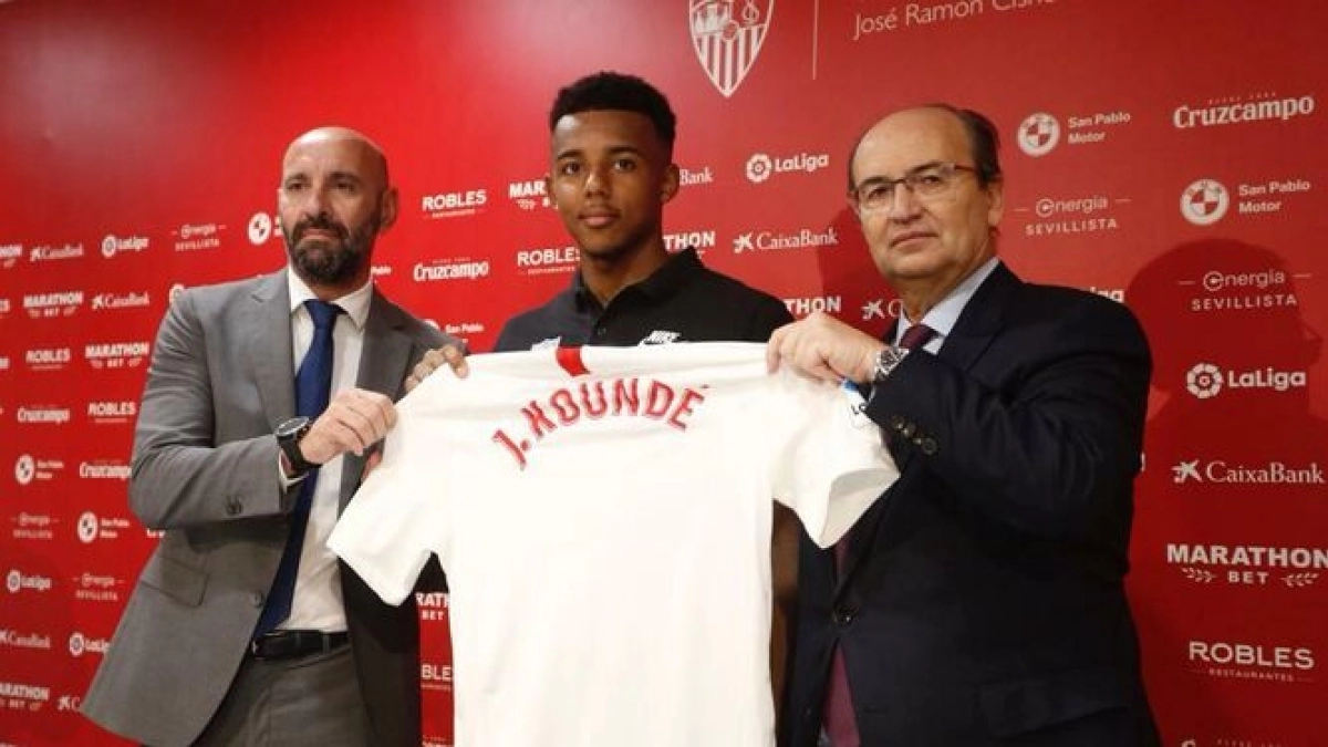 Monchi elige recambio para Koundé / Diariodesevilla.es
