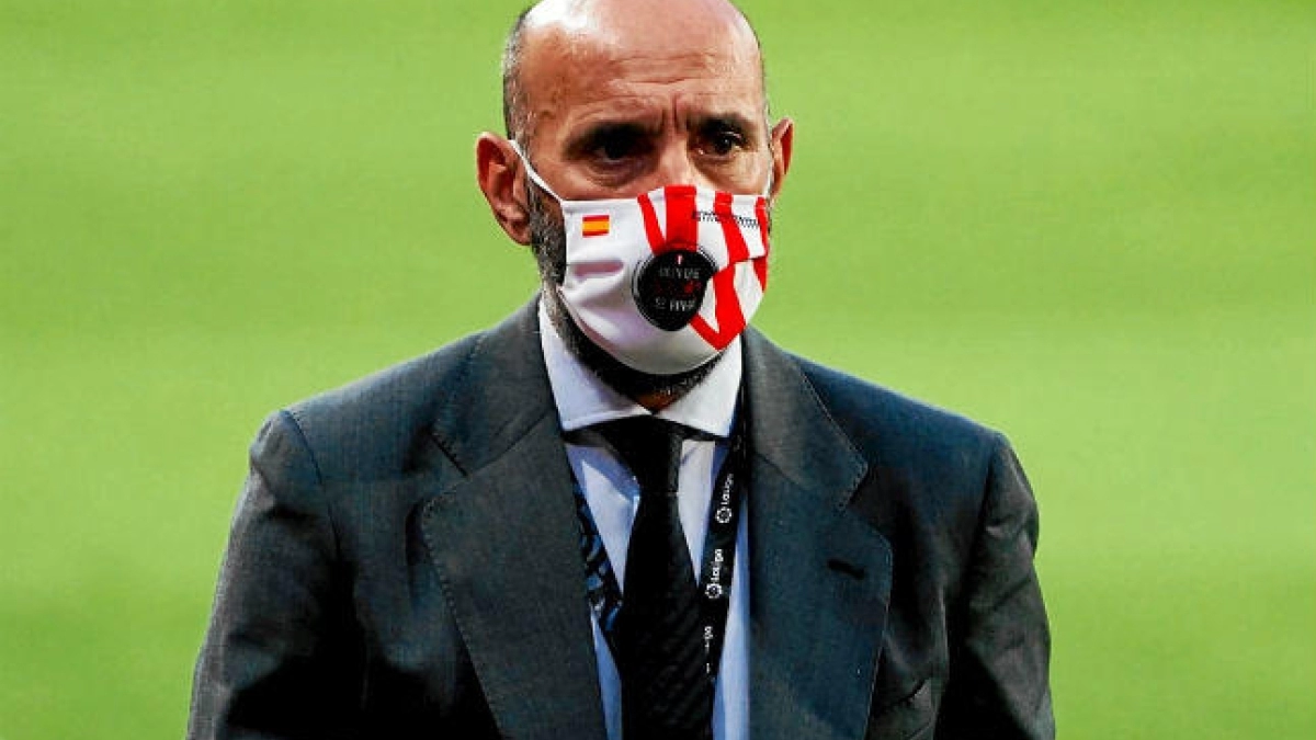 Monchi da el visto bueno al primer fichaje del Sevilla. Foto: Estadio Deportivo