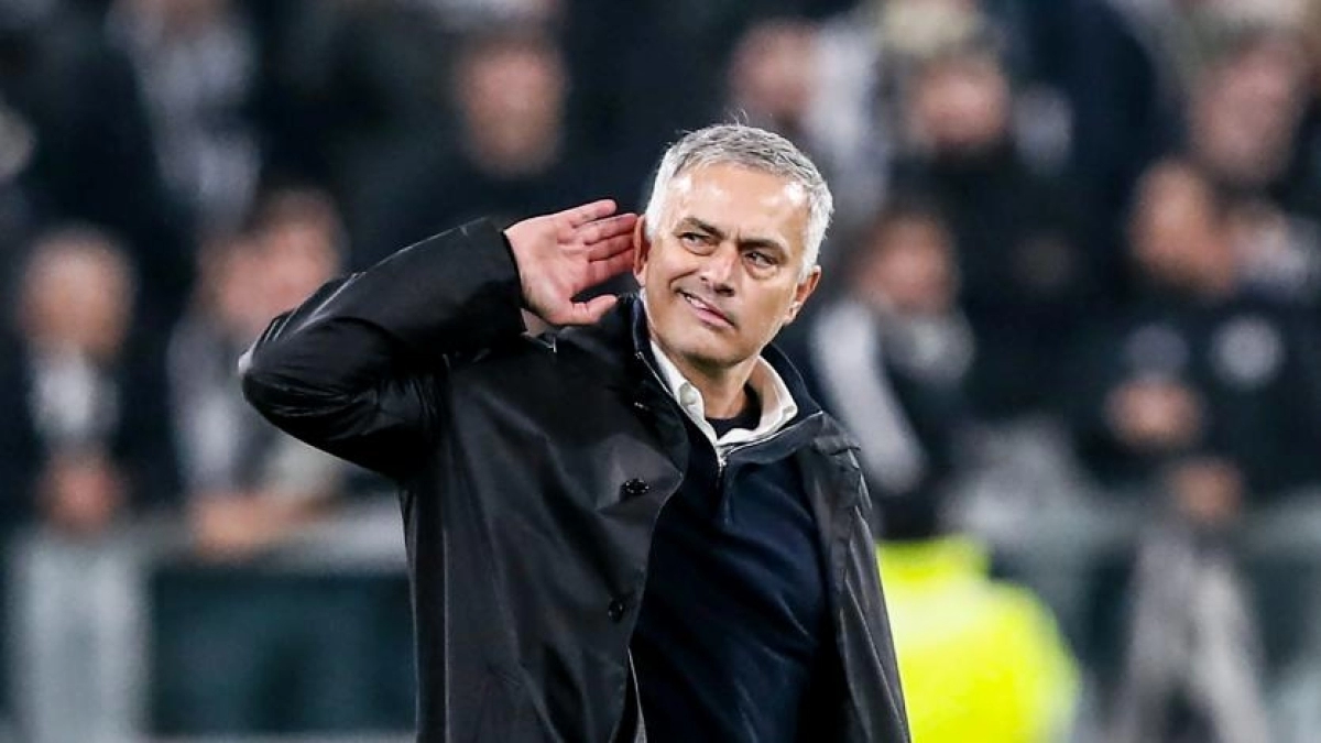 Mourinho consigue atar a Mile Svilar para la próxima temporada.