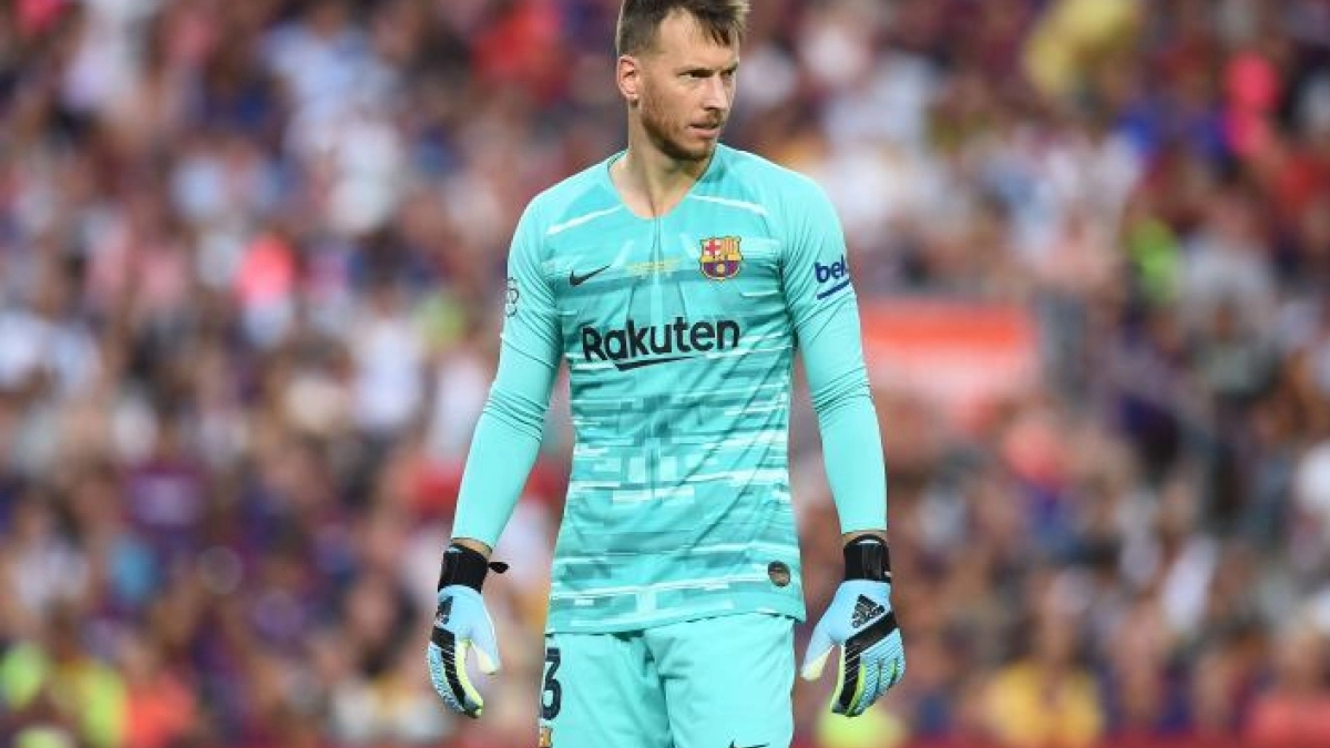 Neto sigue buscando una salida del Barcelona