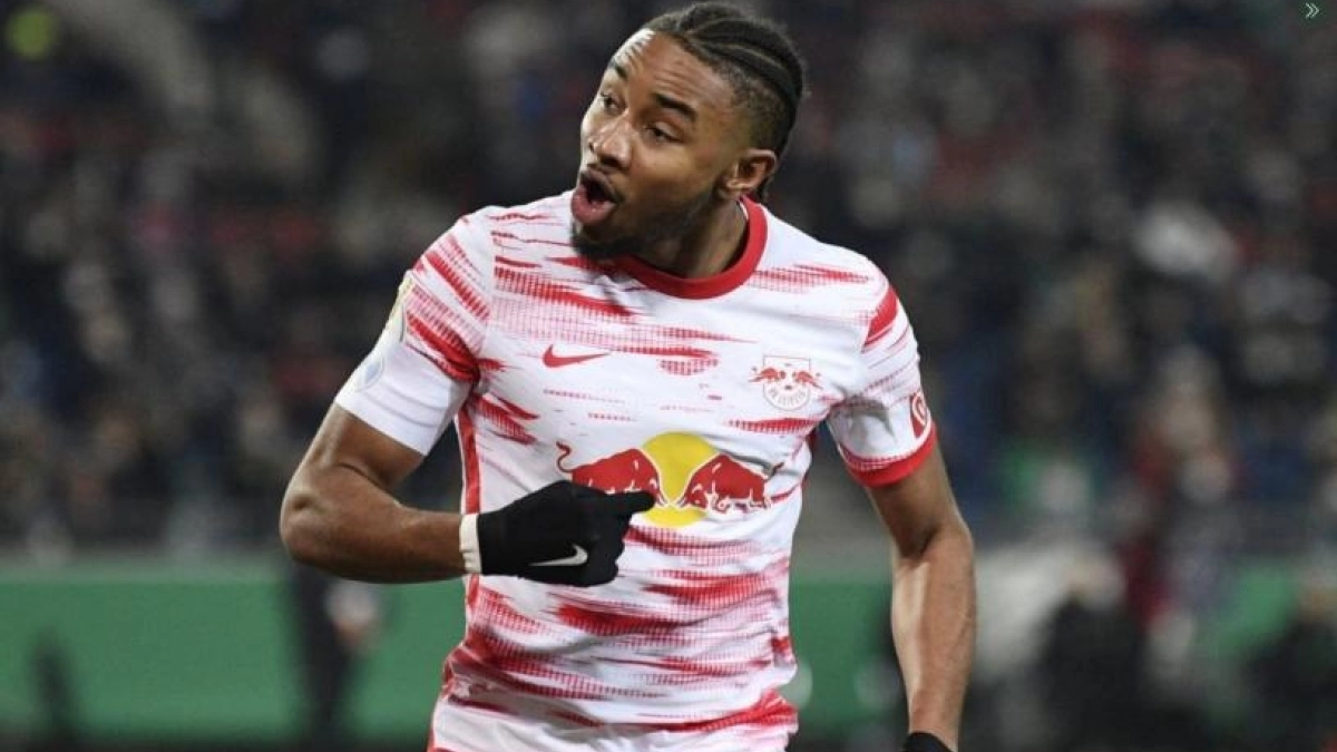 El Manchester United toma la ventaja por el fichaje de Nkunku