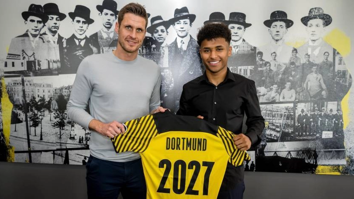 OFICIAL: El Borussia Dortmund ficha a Karim Adeyemi - Foto: BVB
