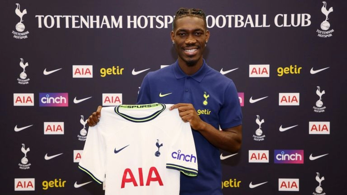 OFICIAL: Yves Bissouma ficha por el Tottenham - Foto: Sky Sports