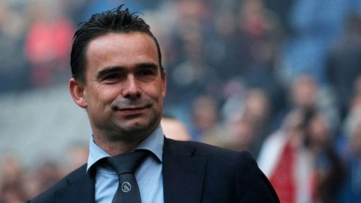 Overmars rechaza ser director deportivo del Barcelona