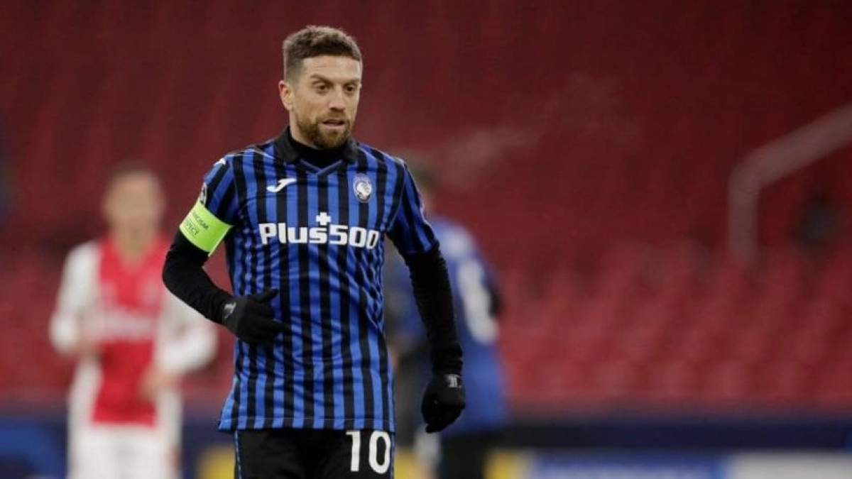 Nueva “novia española” para el Papu Gómez. Foto: tycsports.com