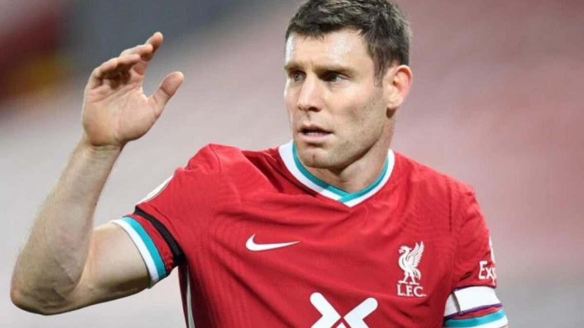 El posible nuevo contrato de James Milner - Foto: Spysports.net