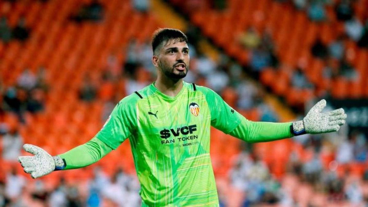 La Premier League llama a la puerta de Mamardashvili