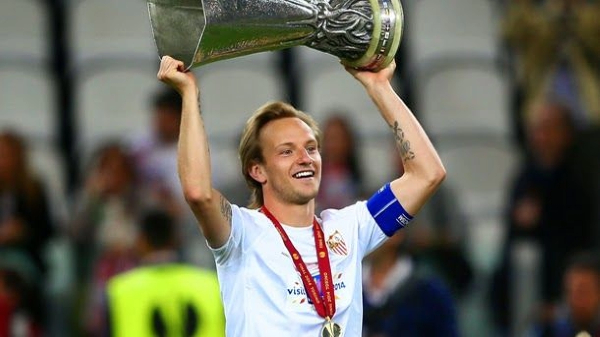 Rakitic se acerca al Sevilla