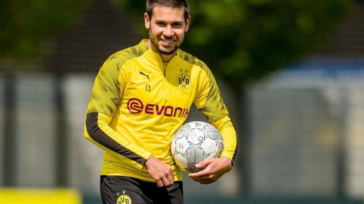 Raphael Guerreiro, una alternativa viable al lateral izquierdo del Barcelona